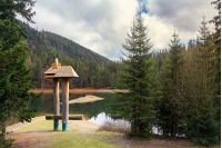 Beautiful scenery of a Synevyr lake in autumn. popular tourist destination of TransCarpathia